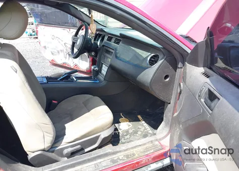 2012 Ford Mustang V6 z USA, uszkodzony, nr VIN 1ZVBP8AM6C5260105